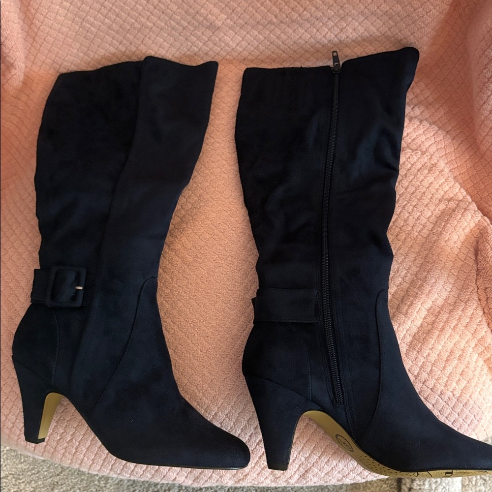 Black Knee-High Heeled Boots